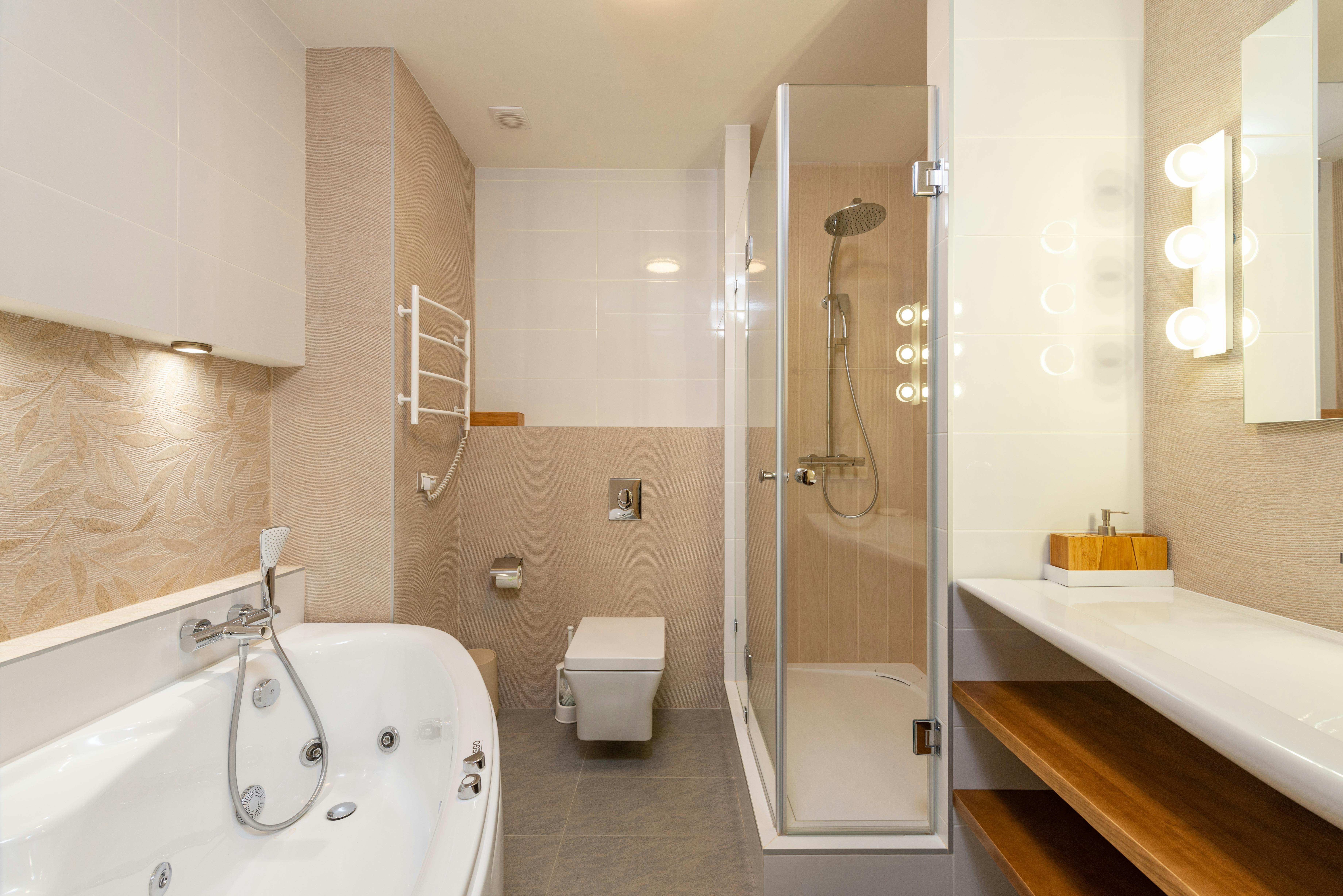 Solutions pour douches à l'italienne dans une petite salle de bain